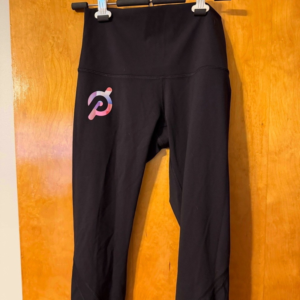 Peloton lululemon wunder under hr crop 23”